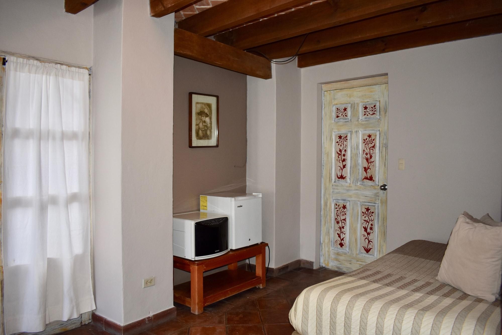 Hotel Ana Catalina And Suites Сан Мигел де Аленде Екстериор снимка