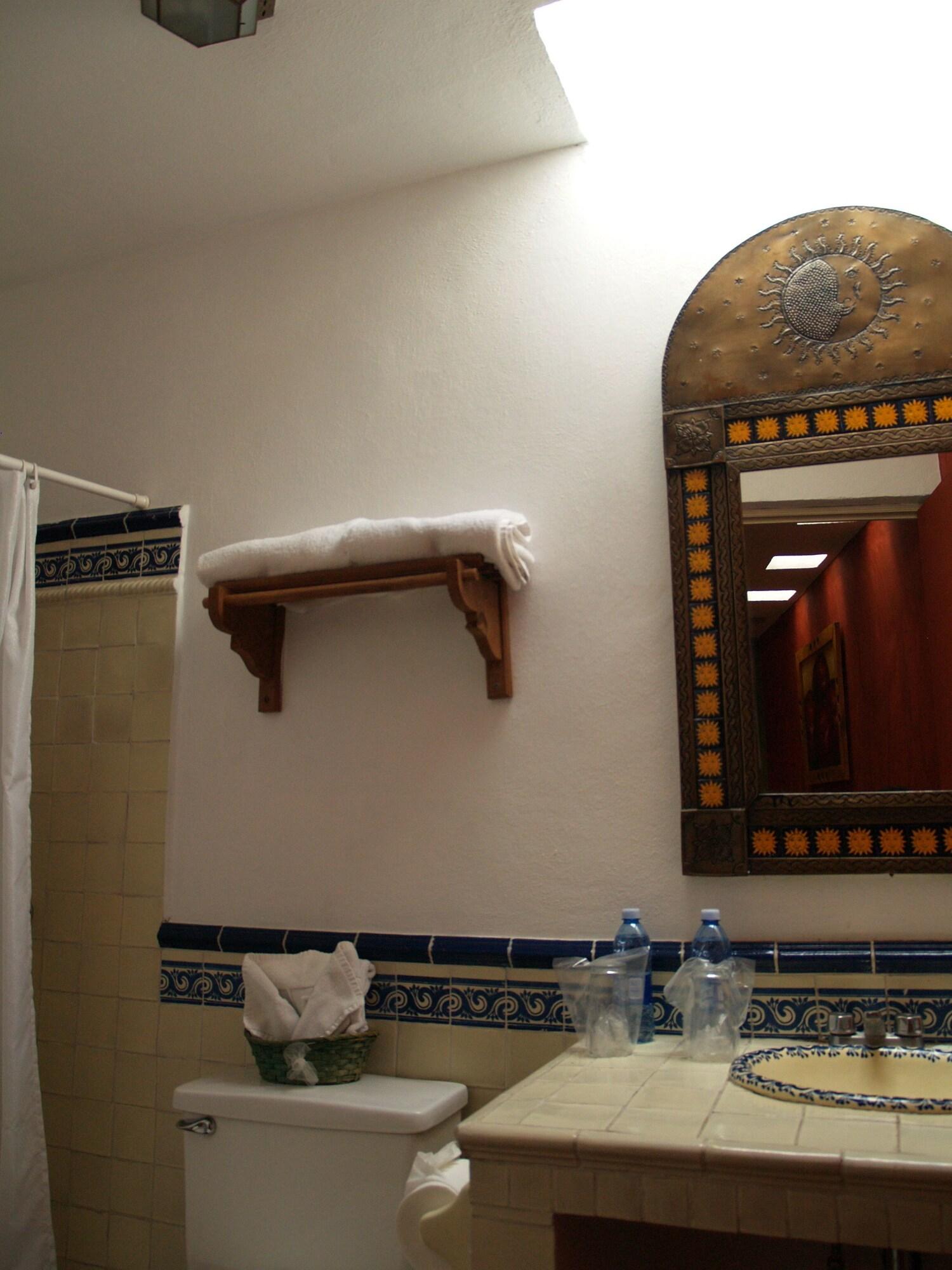 Hotel Ana Catalina And Suites Сан Мигел де Аленде Екстериор снимка