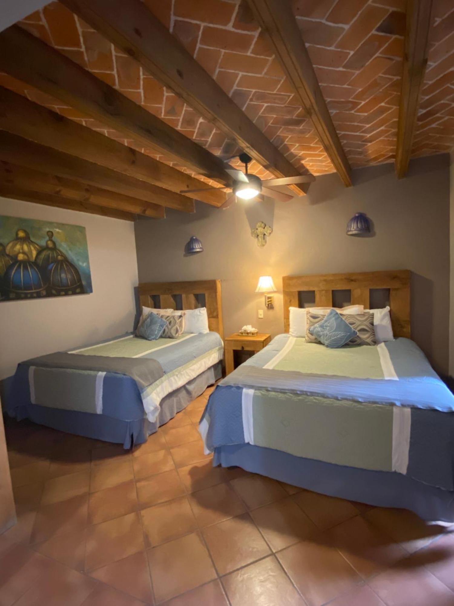 Hotel Ana Catalina And Suites Сан Мигел де Аленде Екстериор снимка
