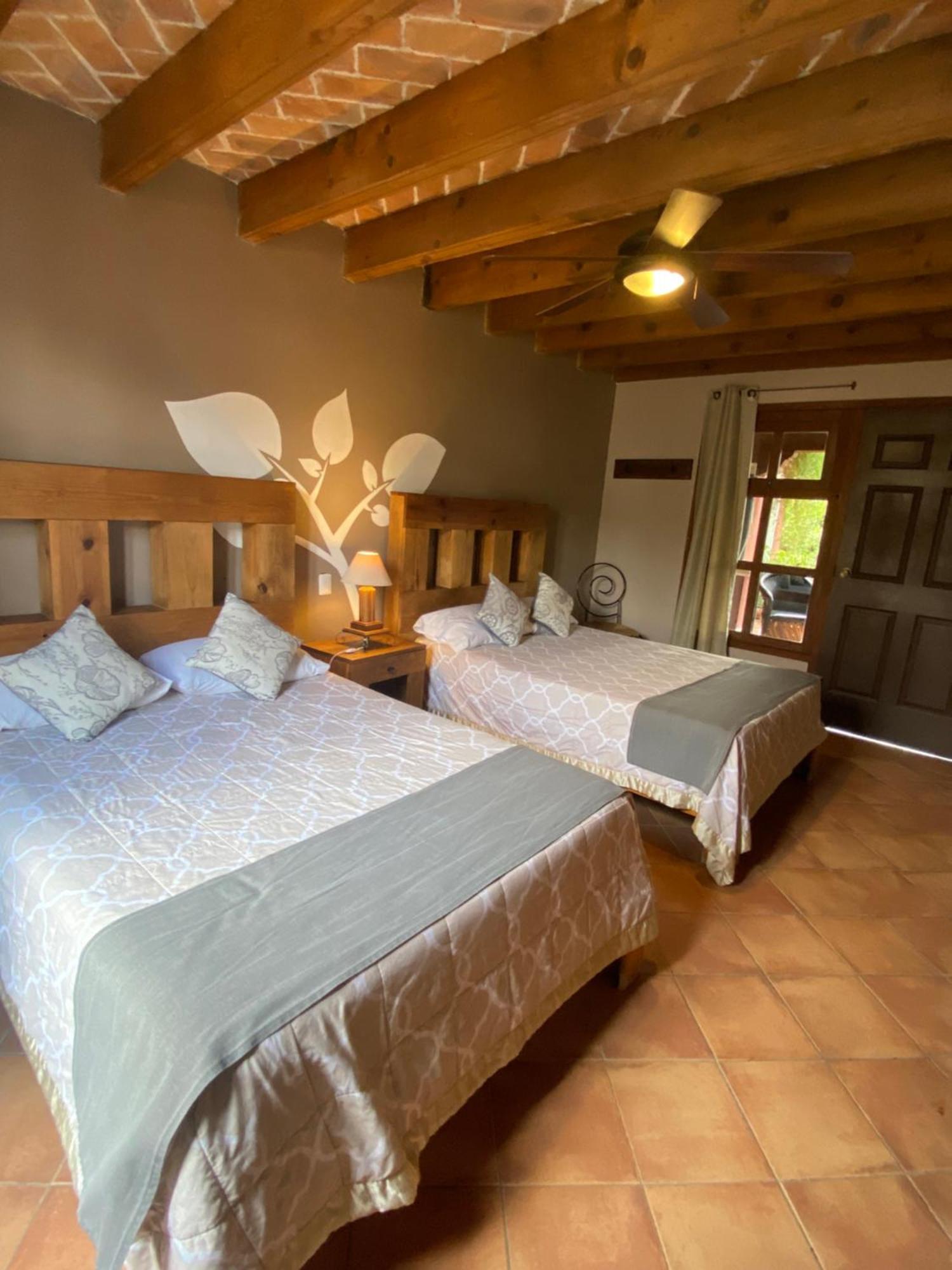Hotel Ana Catalina And Suites Сан Мигел де Аленде Екстериор снимка