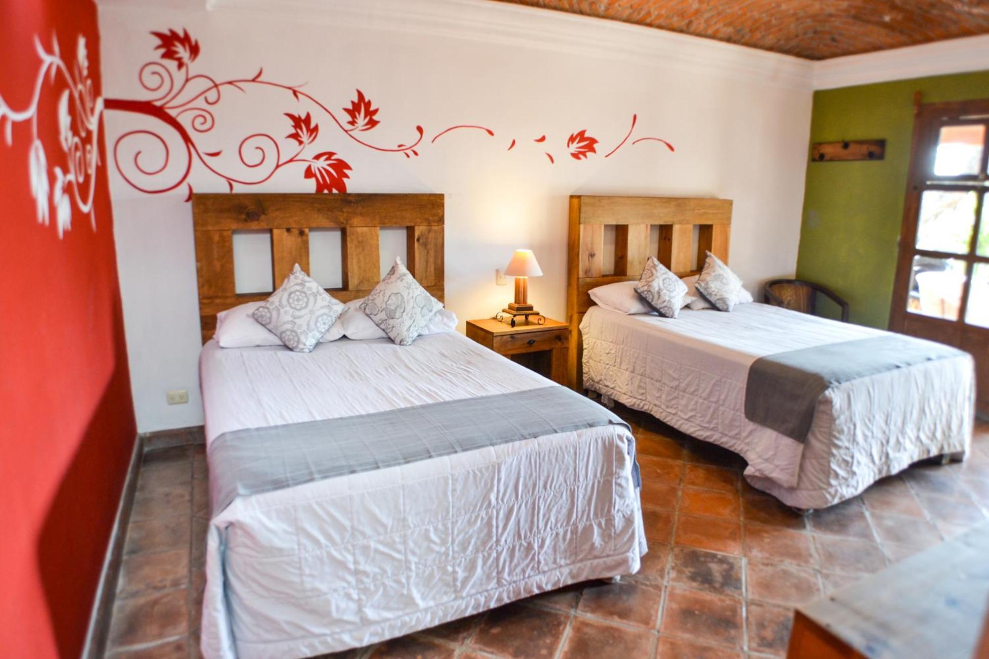Hotel Ana Catalina And Suites Сан Мигел де Аленде Екстериор снимка